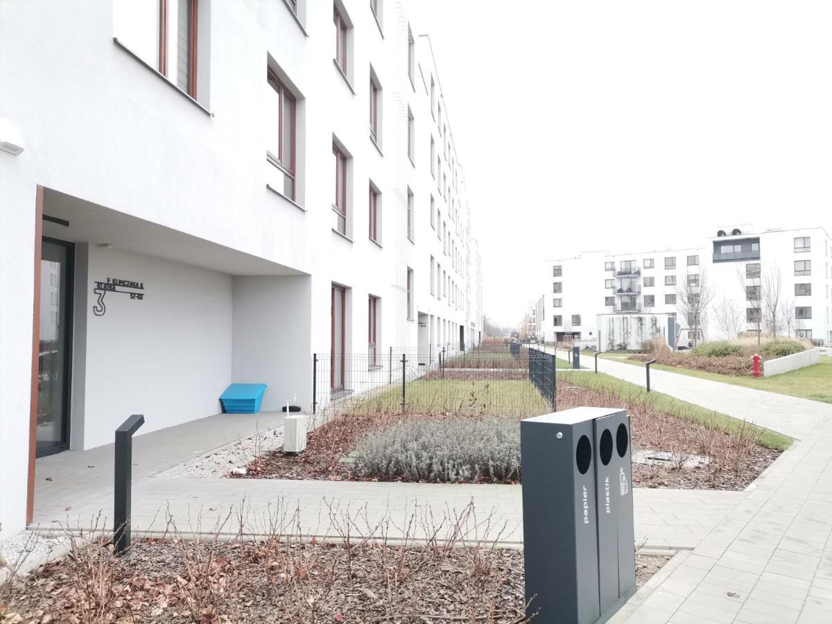 Nowoczesny Apartament Z Widokiem Apartamento Varsóvia Exterior foto