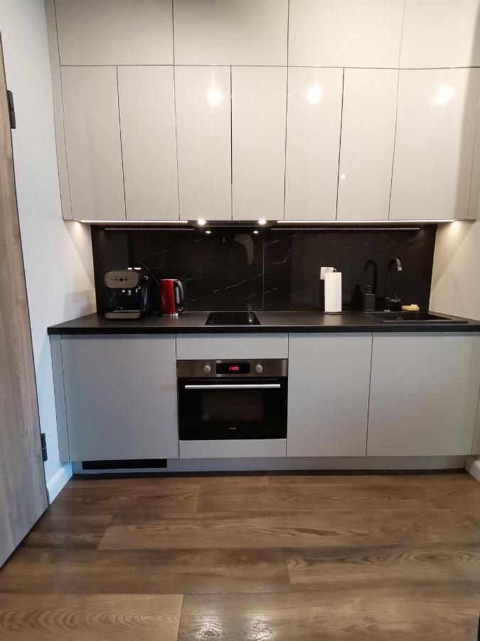 Nowoczesny Apartament Z Widokiem Apartamento Varsóvia Exterior foto