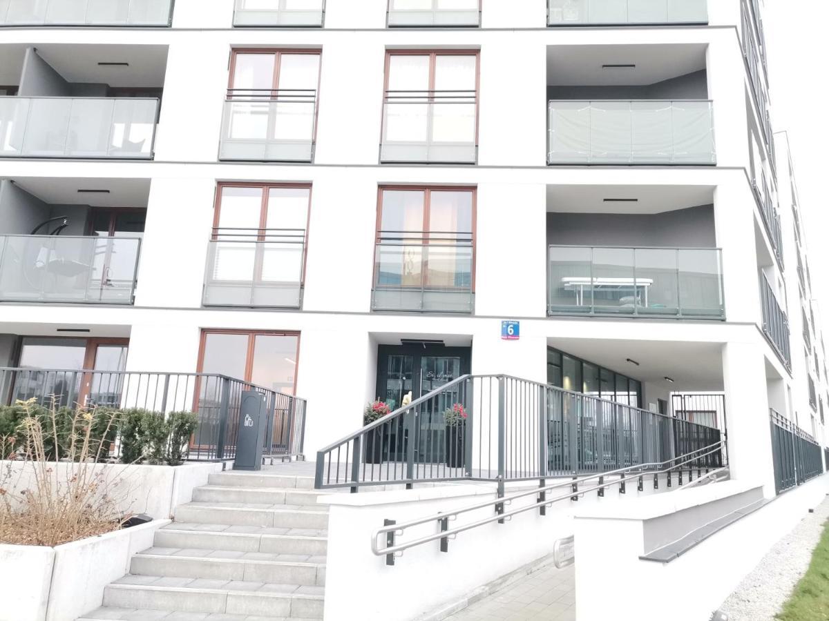 Nowoczesny Apartament Z Widokiem Apartamento Varsóvia Exterior foto