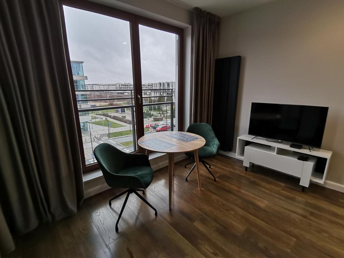 Nowoczesny Apartament Z Widokiem Apartamento Varsóvia Exterior foto